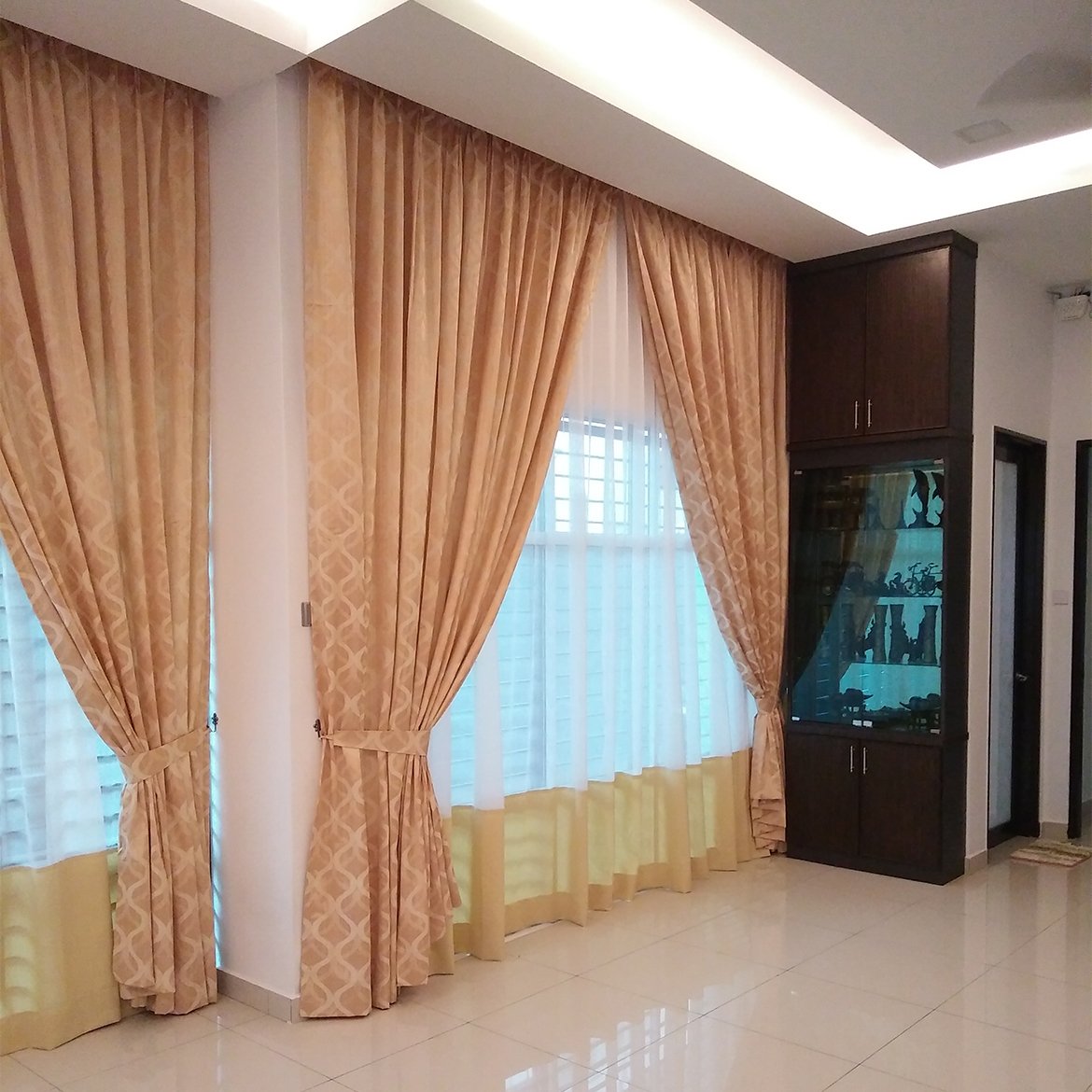french-pleat