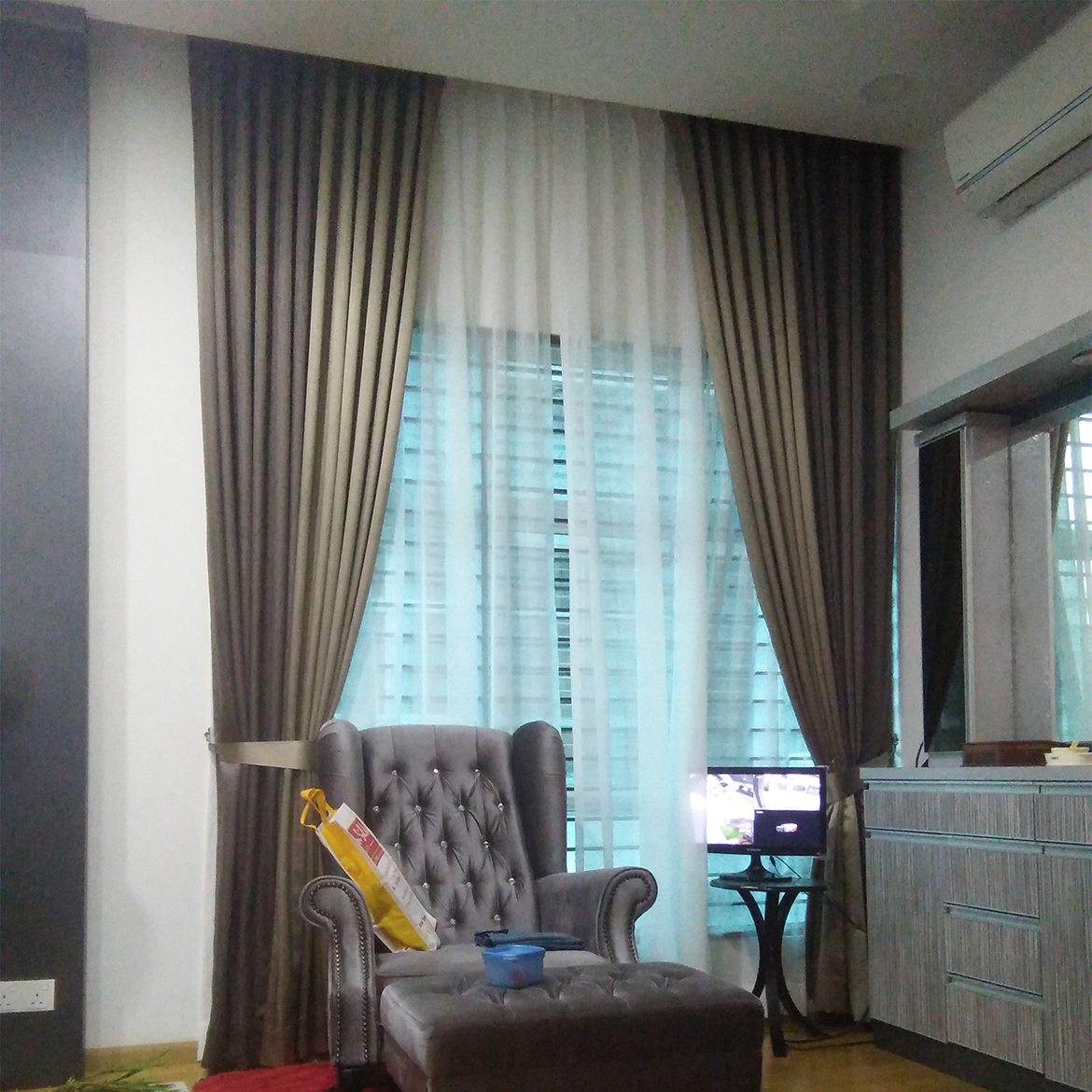 french-pleat