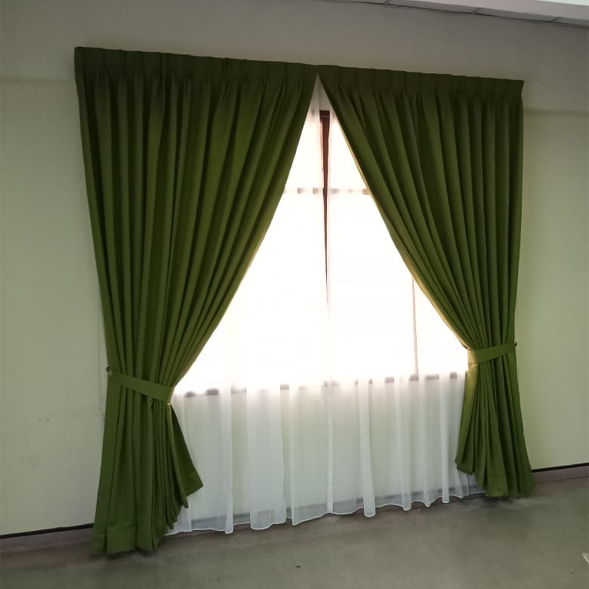 french-pleat